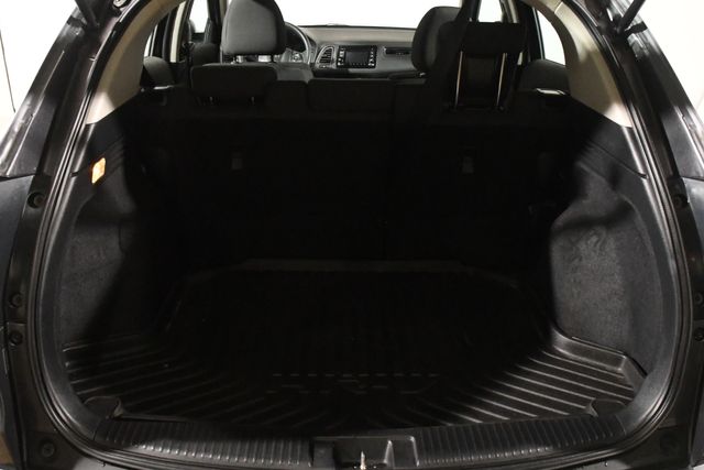 Vehicle image 22 of 24