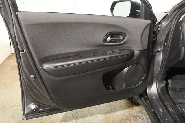 Vehicle image 15 of 24