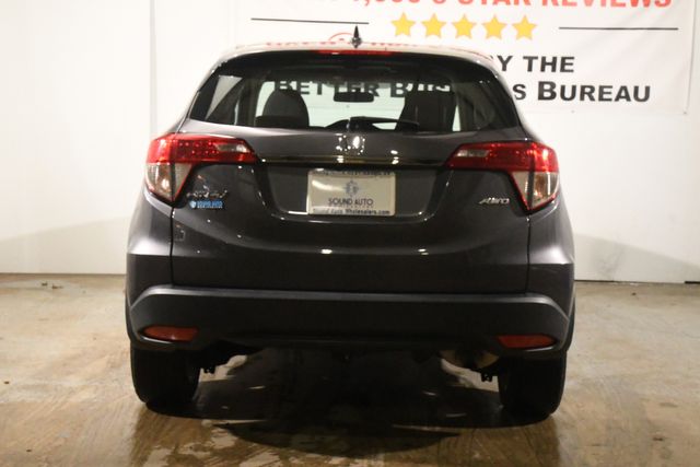 Vehicle image 4 of 24