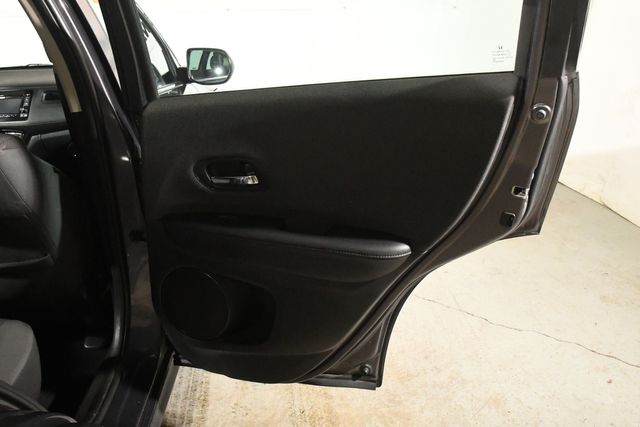 Vehicle image 23 of 24