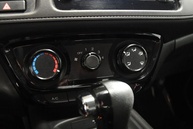 Vehicle image 19 of 24