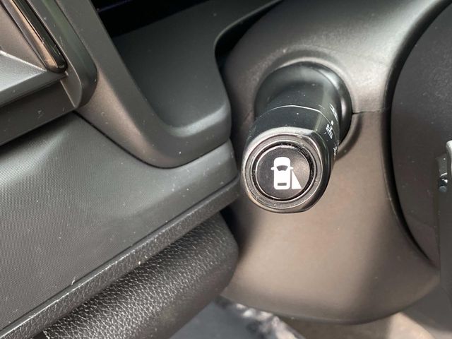 Vehicle image 29 of 43