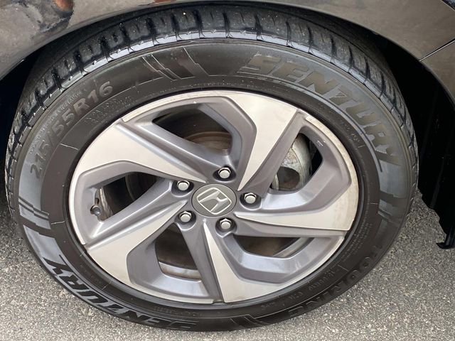 Vehicle image 25 of 43