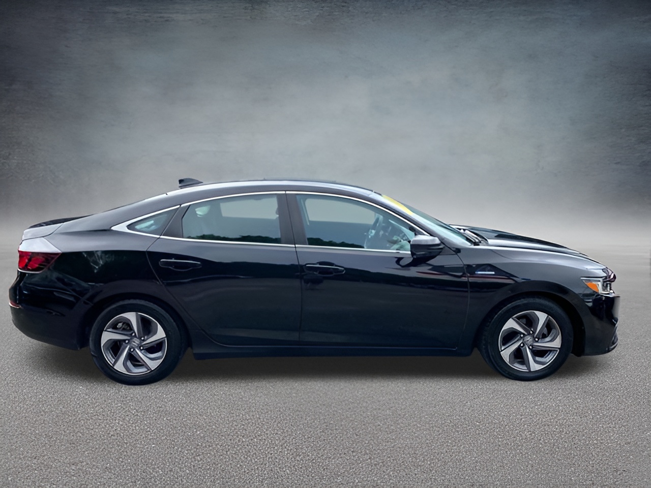 Vehicle image 40 of 43