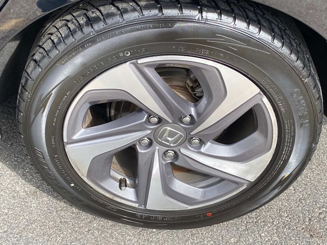 Vehicle image 27 of 43