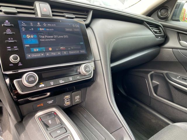 Vehicle image 33 of 43