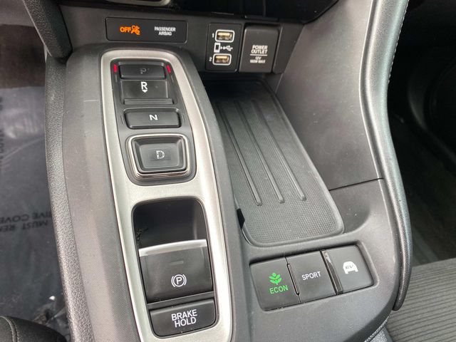 Vehicle image 14 of 43