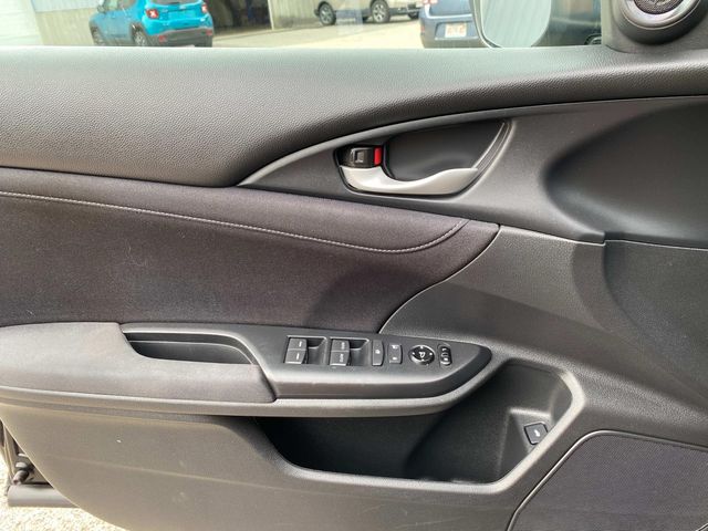 Vehicle image 21 of 43