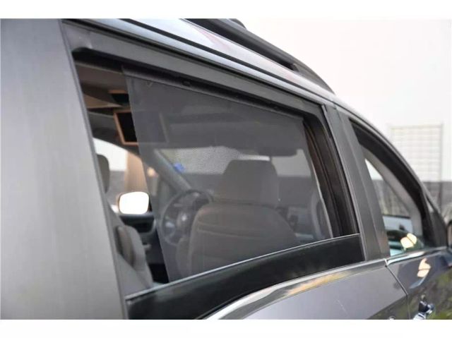 Vehicle image 18 of 44