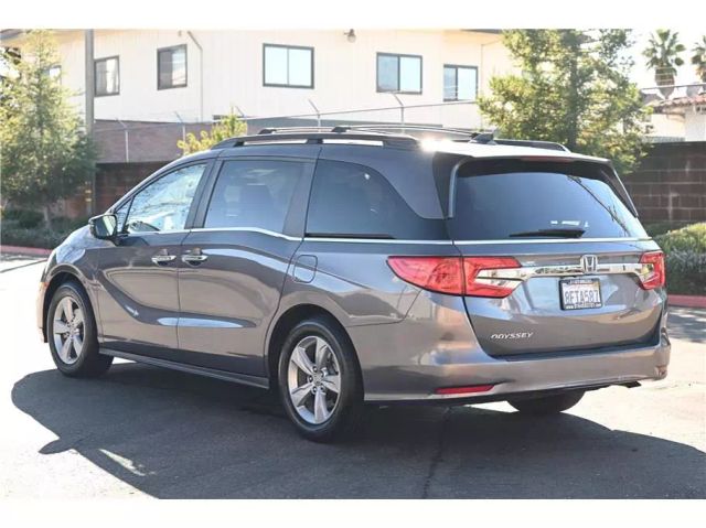 Vehicle image 7 of 44