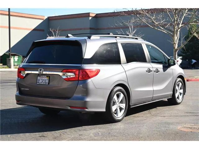 Vehicle image 5 of 44