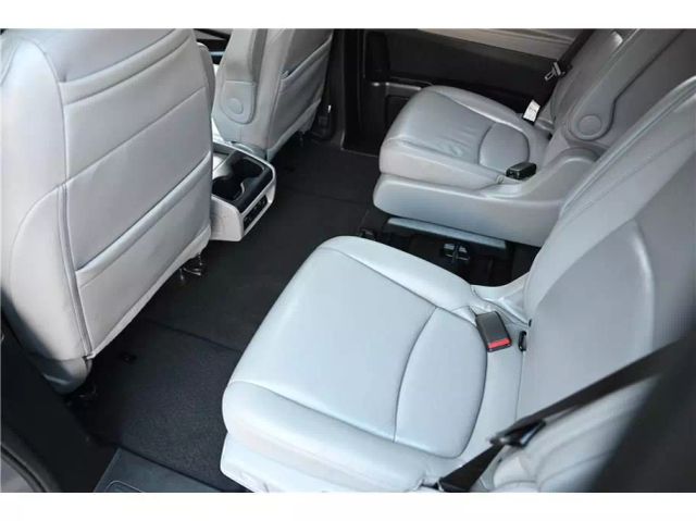 Vehicle image 22 of 44