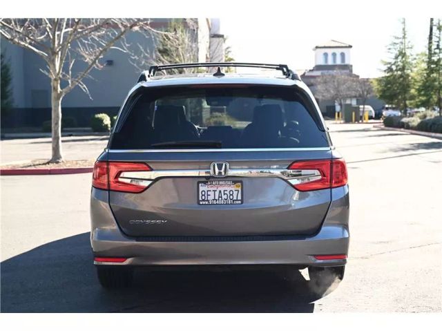 Vehicle image 6 of 44
