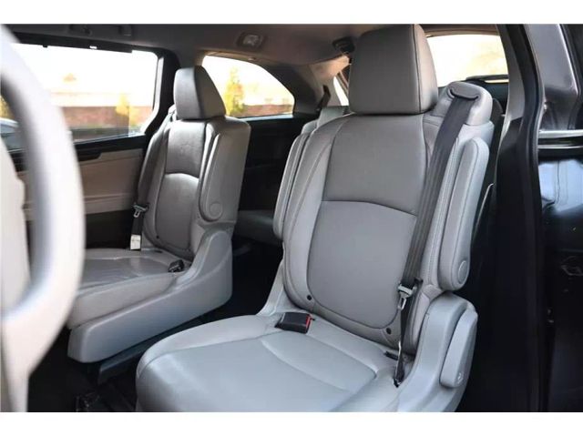 Vehicle image 20 of 44