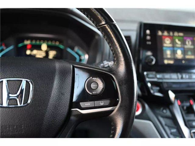 Vehicle image 41 of 44