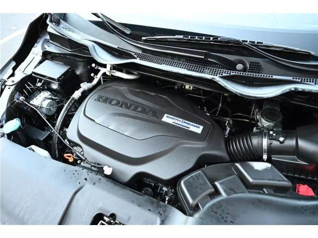 Vehicle image 11 of 44
