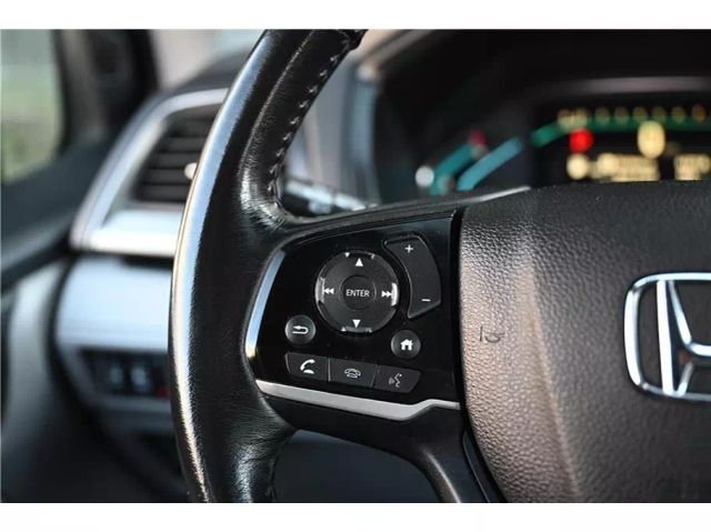 Vehicle image 40 of 44