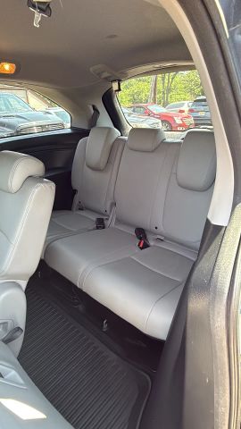 Vehicle image 12 of 19