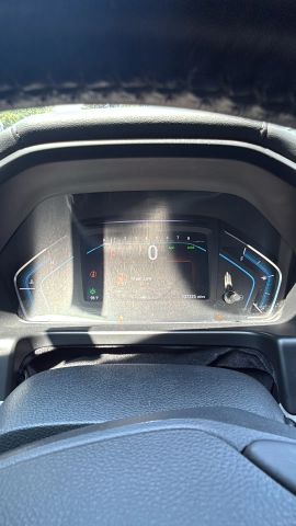 Vehicle image 16 of 19