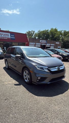 Vehicle image 4 of 19