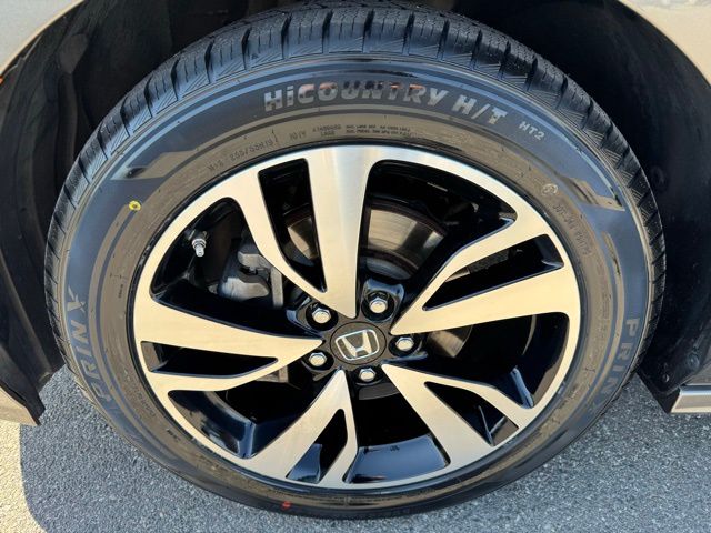 Vehicle image 16 of 52