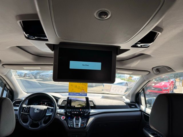 Vehicle image 41 of 52