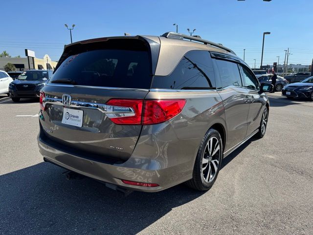 Vehicle image 6 of 52