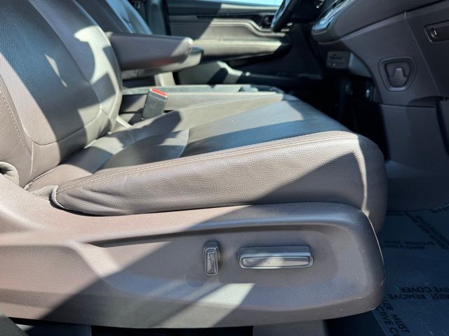 Vehicle image 49 of 52