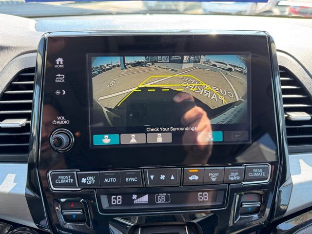 Vehicle image 34 of 52