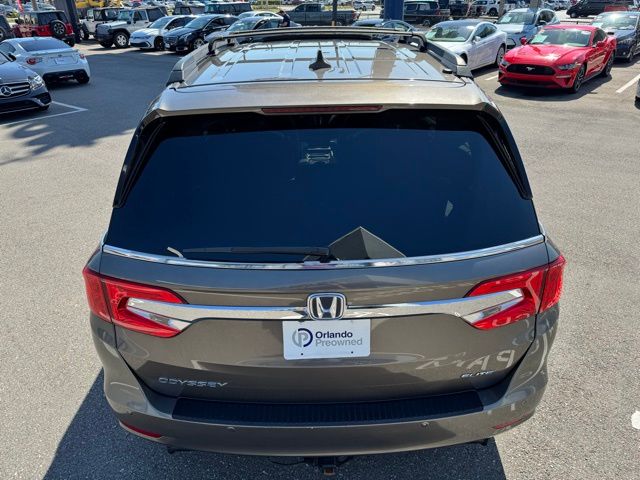 Vehicle image 11 of 52