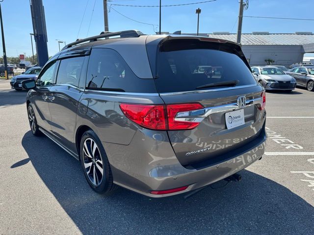 Vehicle image 7 of 52