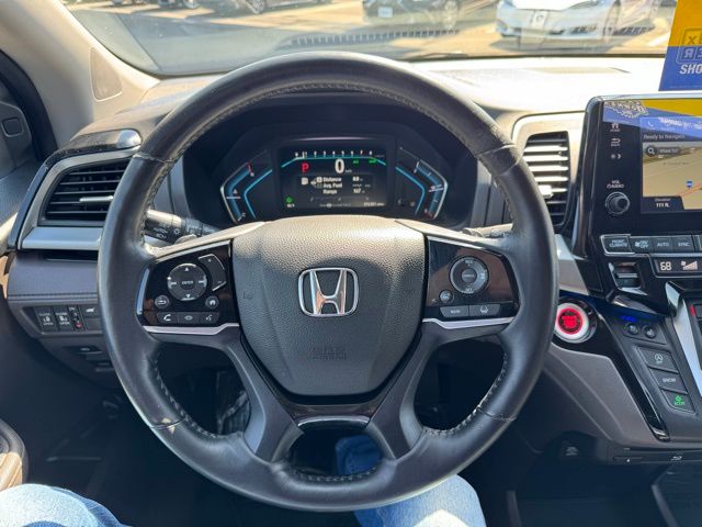 Vehicle image 29 of 52