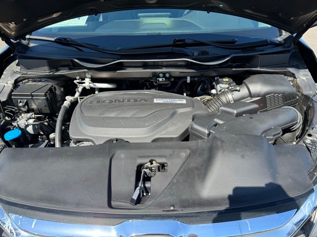 Vehicle image 18 of 52