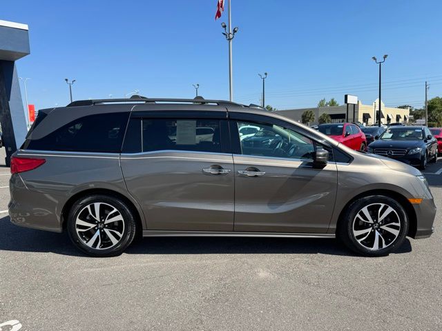 Vehicle image 5 of 52