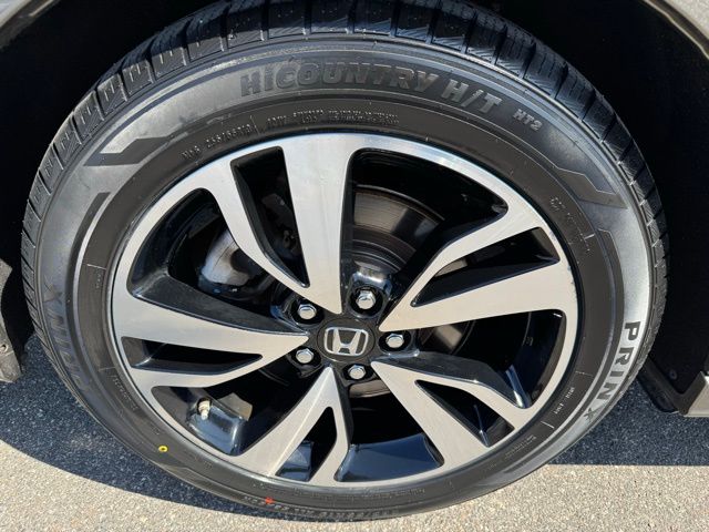 Vehicle image 14 of 52