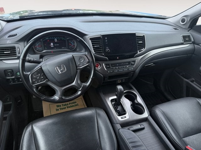Vehicle image 15 of 20