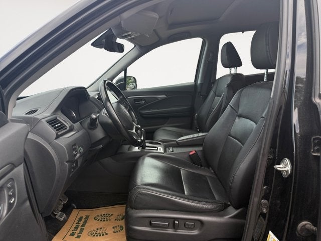 Vehicle image 14 of 20