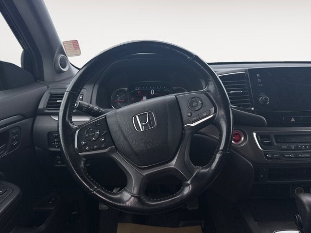 Vehicle image 16 of 20