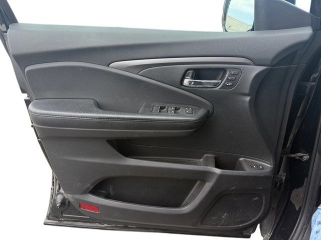 Vehicle image 19 of 20