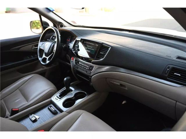 Vehicle image 12 of 32