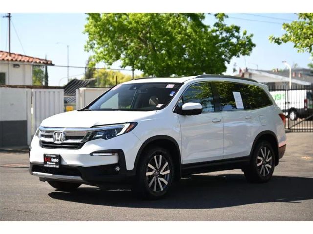 Vehicle image 1 of 32