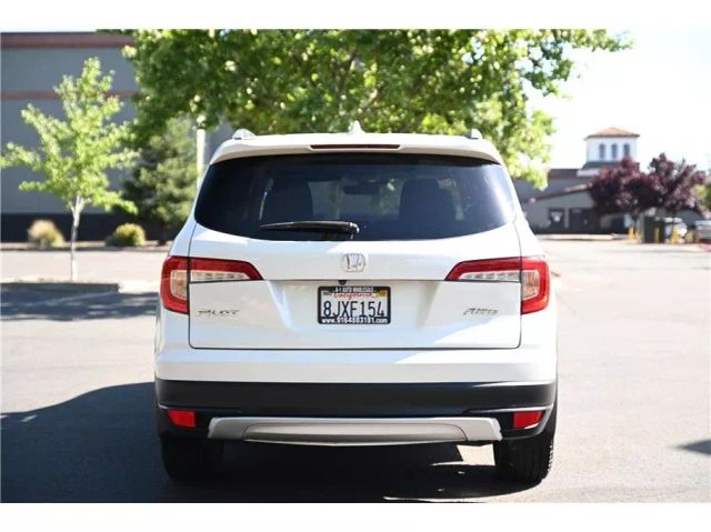 Vehicle image 6 of 32