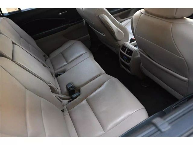 Vehicle image 14 of 32