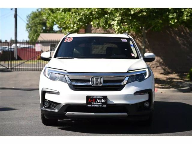 Vehicle image 2 of 32
