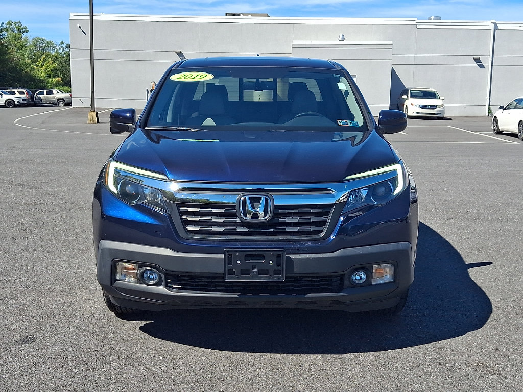 2019 Honda Ridgeline RTL-T Image 2 of 34