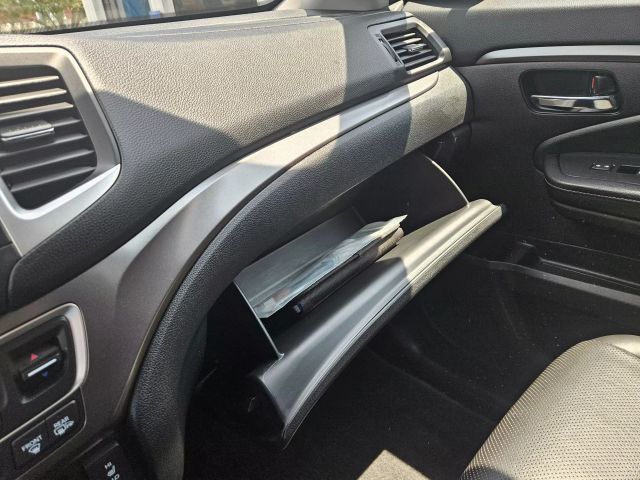 Vehicle image 66 of 77
