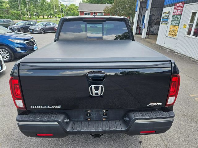 Vehicle image 18 of 77