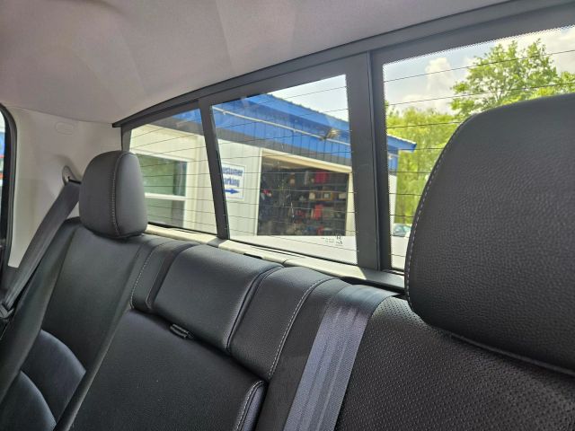 Vehicle image 40 of 77