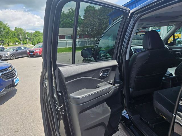 Vehicle image 38 of 77