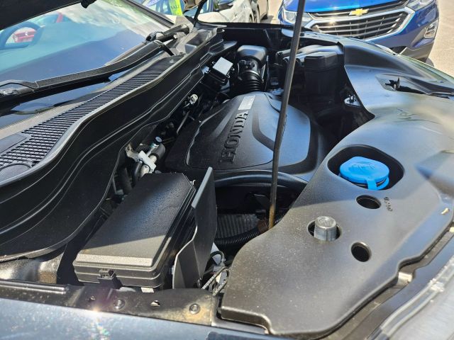 Vehicle image 23 of 77